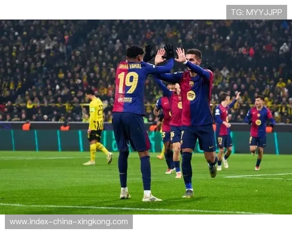 费兰托雷斯无球跑动拉扯多名防守者，巴萨前场配置愈加兼容